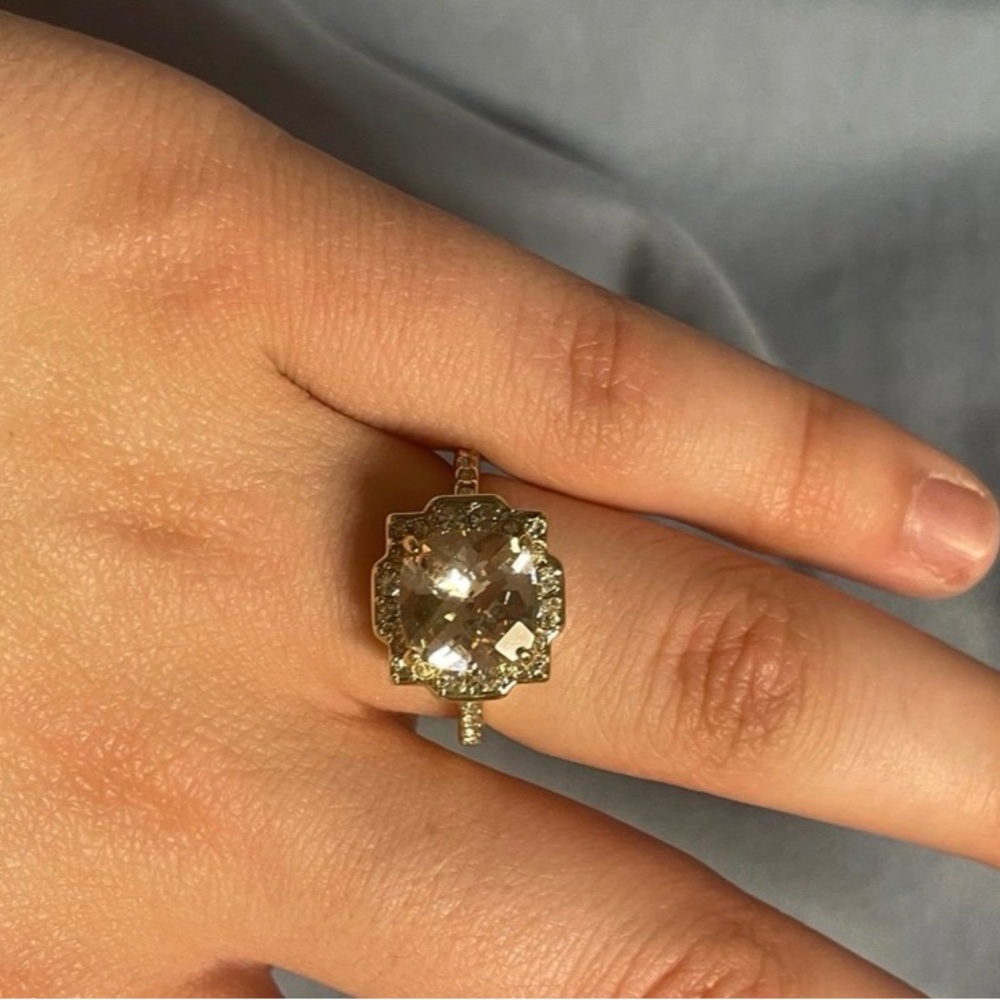 Elegant Gold and Silver Women's Ring